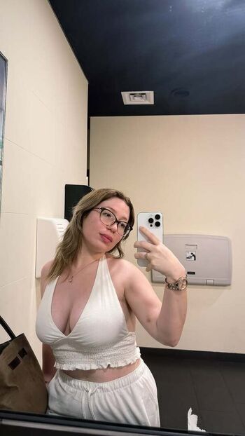 Full leaked Endoftheseas private photo