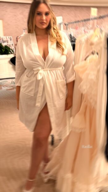 Full leaked Erinmhk page private onlyfans photo