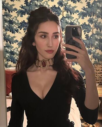 Full leaked Estella graves page private photo