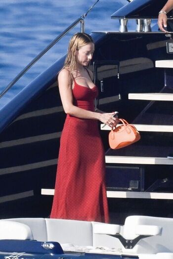 Full leaked Ester exposito page private photo
