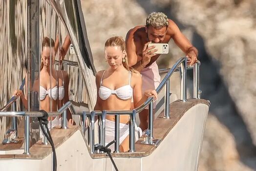 Full leaked Ester exposito page private photo