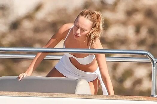 Full leaked Ester exposito page private photo
