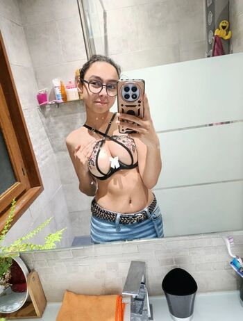 Full leaked Estrella flores private photo