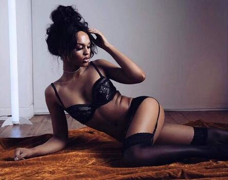 Full leaked Evebrown private photo
