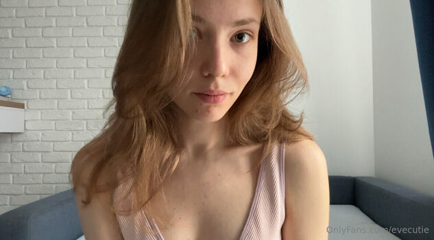 Full leaked Evecutieee private photo