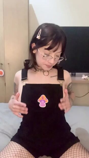 Full leaked Evee nya private photo