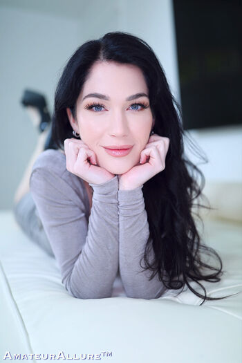 Full leaked Evelyn claire page private photo