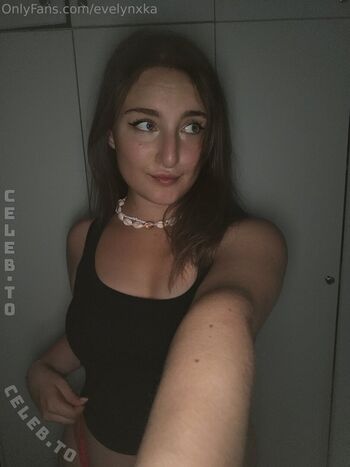Full leaked Evelynxka page private photo