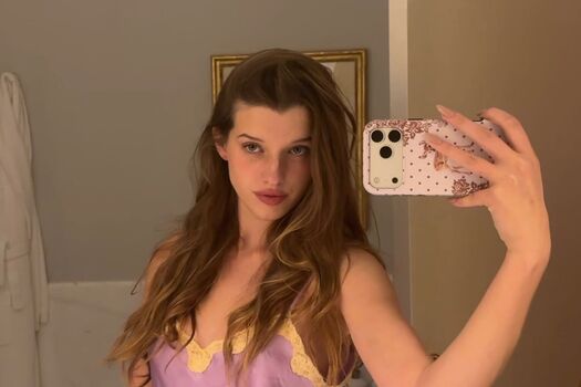 Full leaked Ever anderson private photo