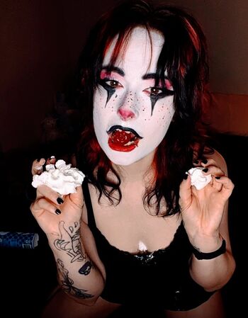 Evie Delicious