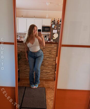 Full leaked Evviepp private photo