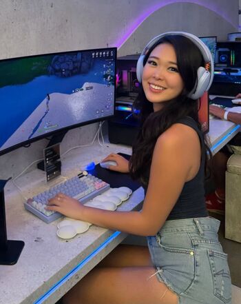 Full leaked Extraemily private photo