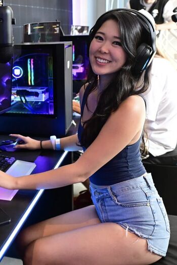Full leaked Extraemily private photo