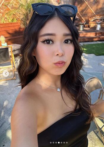 Full leaked Extraemily private photo