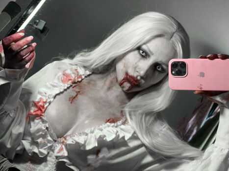 Ezy Summers Cosplay