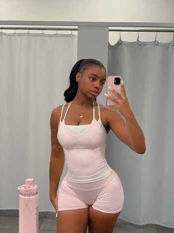Full leaked Faeriidollx private photo