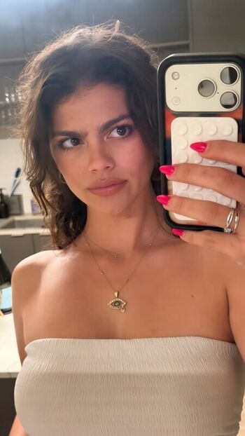 Full leaked Fallon smythe page private photo