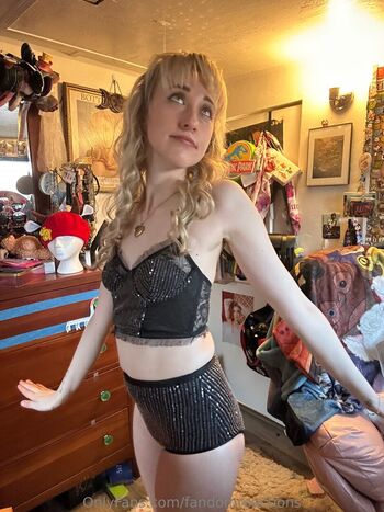 Full leaked Fandomreactions page private photo