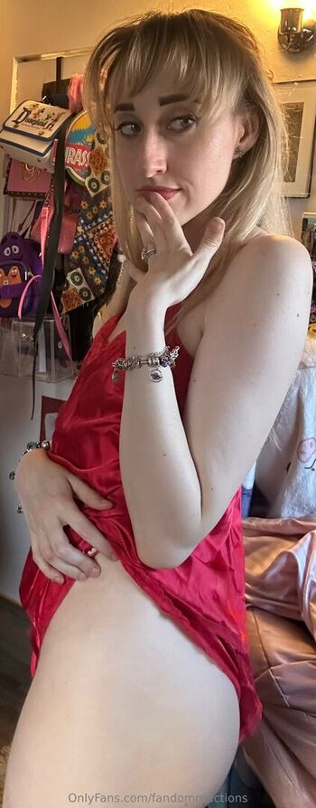 Full leaked Fandomreactions page private photo