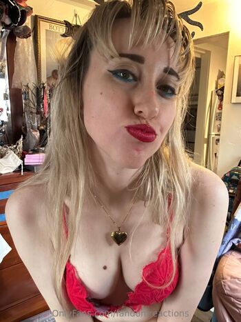 Full leaked Fandomreactions private photo
