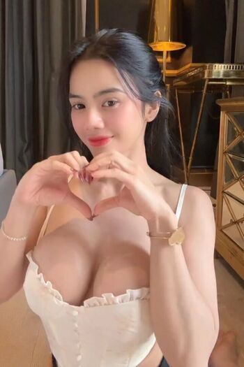 Full leaked Fbyana page private photo
