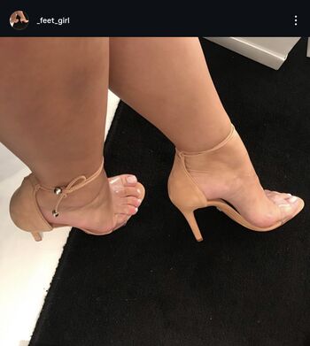 Full leaked Feet girl private photo