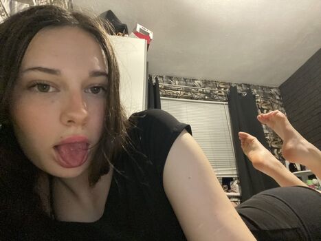 Full leaked Feet up page private photo