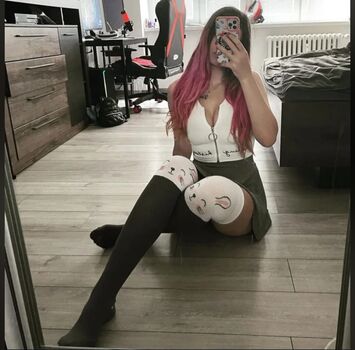 Full leaked Feetbycheeky private photo