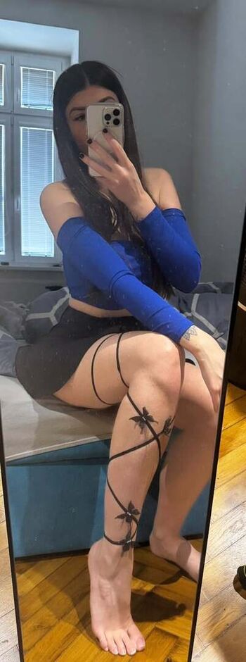 Full leaked Feetbycheeky private photo