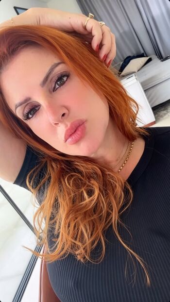 Felina_Cris