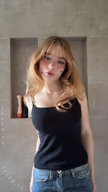 Full leaked Felinenyaa page private photo