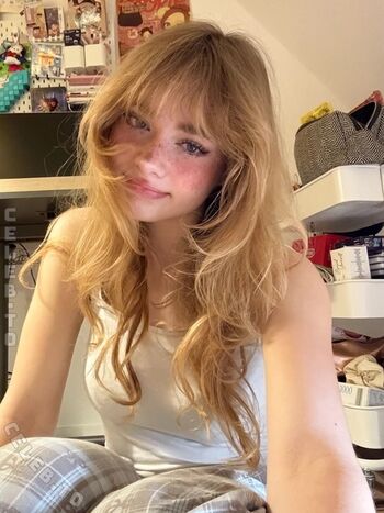 Full leaked Felinenyaa page private photo