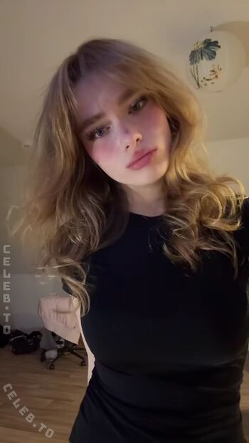 Full leaked Felinenyaa page private photo