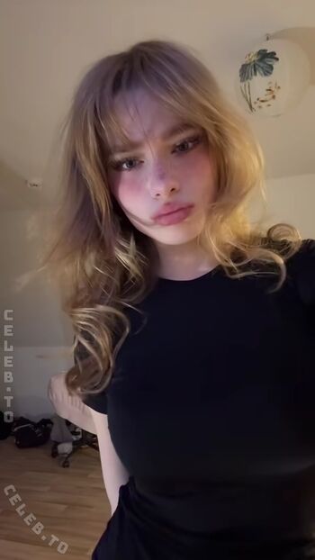 Full leaked Felinenyaa page private photo