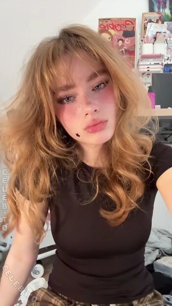 Full leaked Felinenyaa page private photo