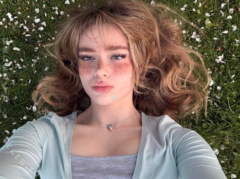 Full leaked Felinenyaa private photo