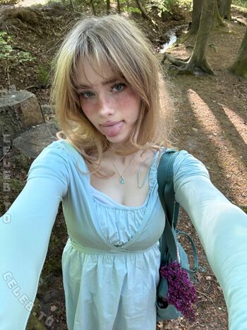 Full leaked Felinenyaa private photo