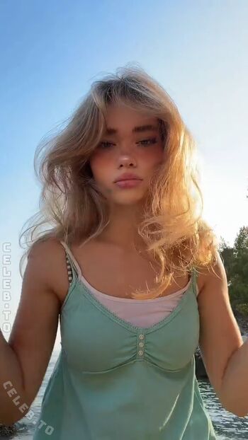 Full leaked Felinenyaa private photo