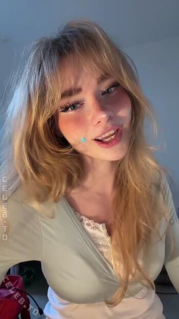 Full leaked Felinenyaa private photo
