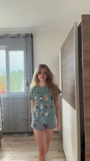 Full leaked Felinenyaa private photo