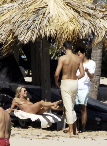 Full leaked Femmes journalistes private photo