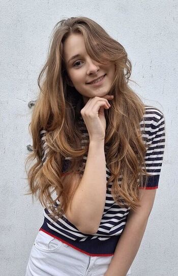 Full leaked Fenne model holland page private photo
