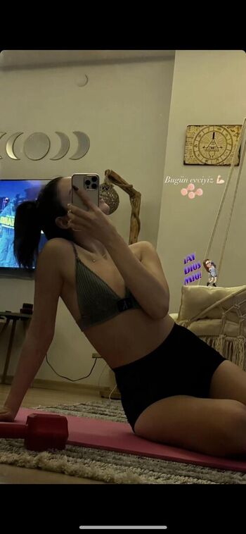 Full leaked Feride zdin private photo