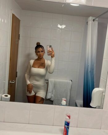 Full leaked Fiona wiley private photo