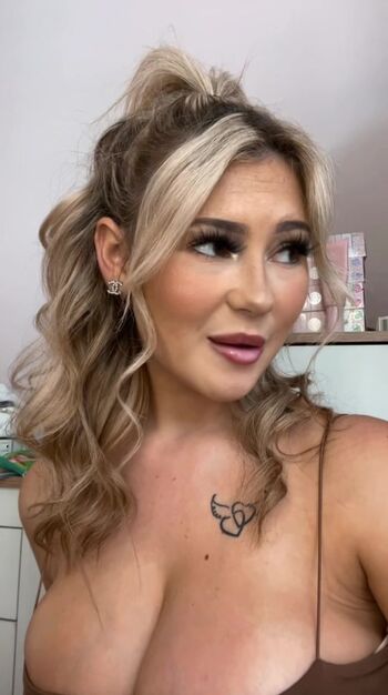 Full leaked Fiona page private photo