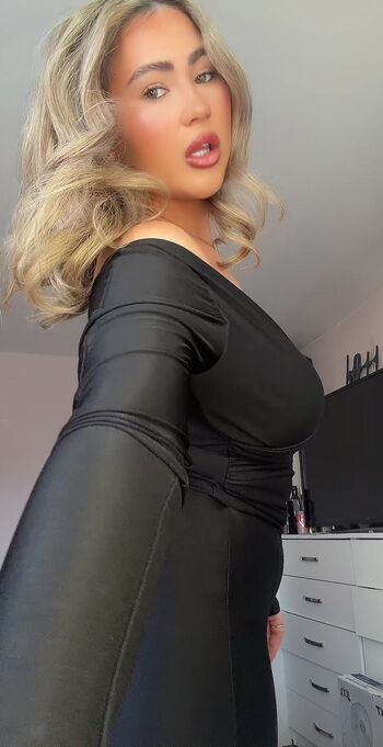 Full leaked Fiona private photo