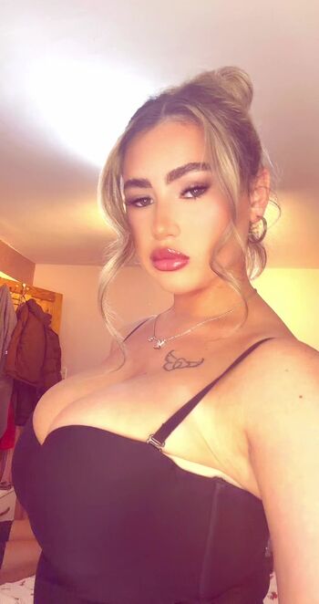Full leaked Fiona private photo