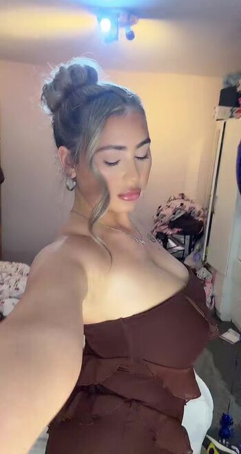 Full leaked Fiona private photo