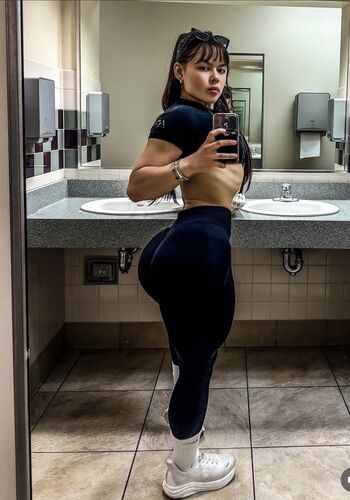 Full leaked Fitbyshull private photo