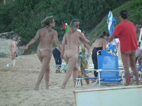 Flagras Em Praia